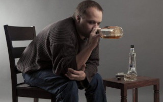 Алкоголизм является заболеванием, вредной привычкой или распущенностью