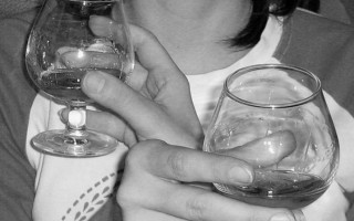 Почему с возрастом человек начинает хуже переносить алкоголь, а похмелье держится дольше