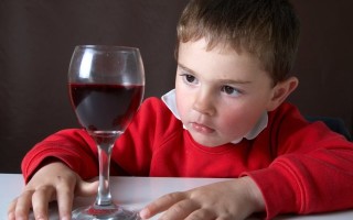 Как предупредить детский алкоголизм