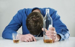 Первая помощь в домашних условиях при интоксикации алкоголем – методы и средства лечения